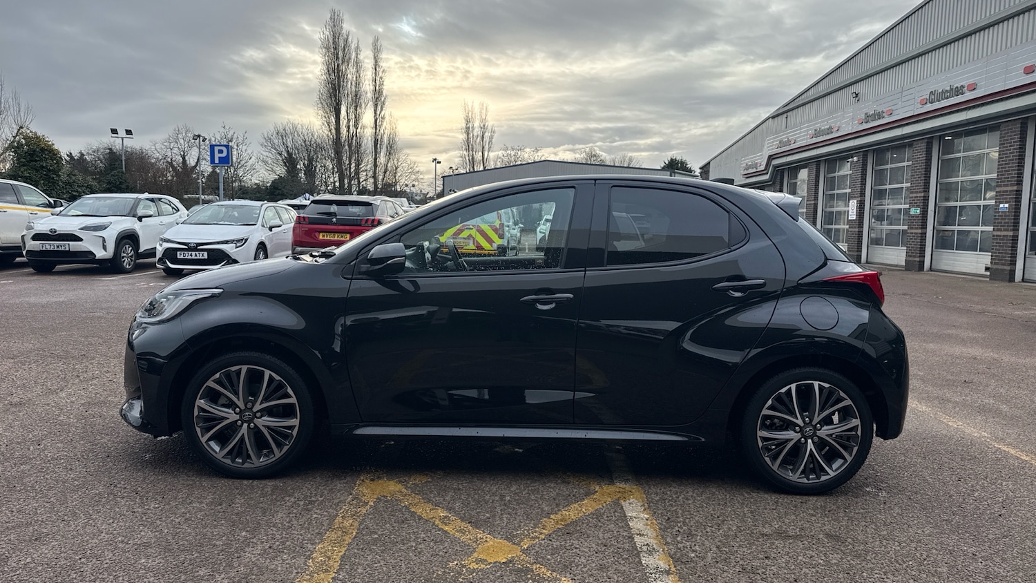 Used Toyota Yaris 2024 for sale - 77023355: Photo 17