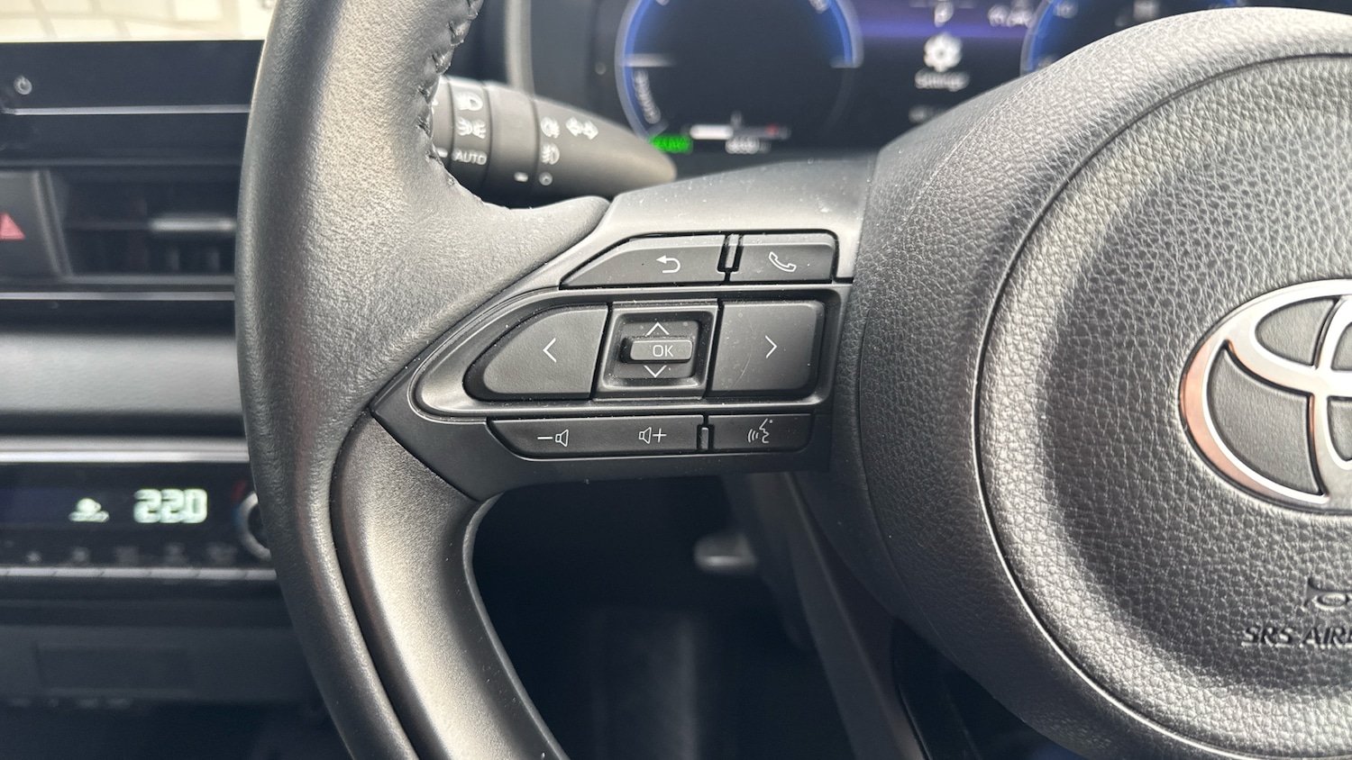 Used Toyota Yaris 2024 for sale - 77023355: Photo 25