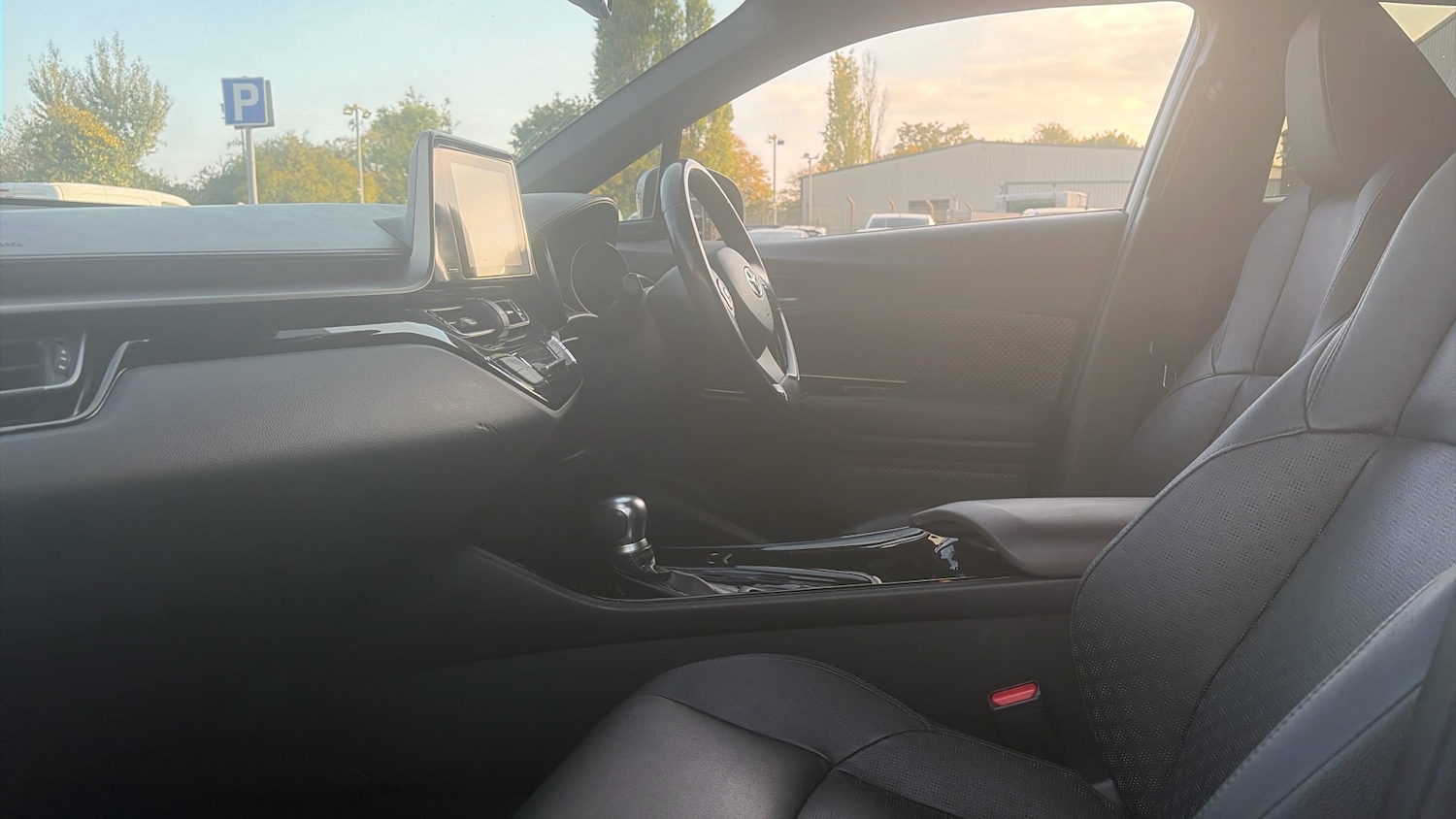 Used Toyota C-HR 2018 for sale - 76302915: Photo 10
