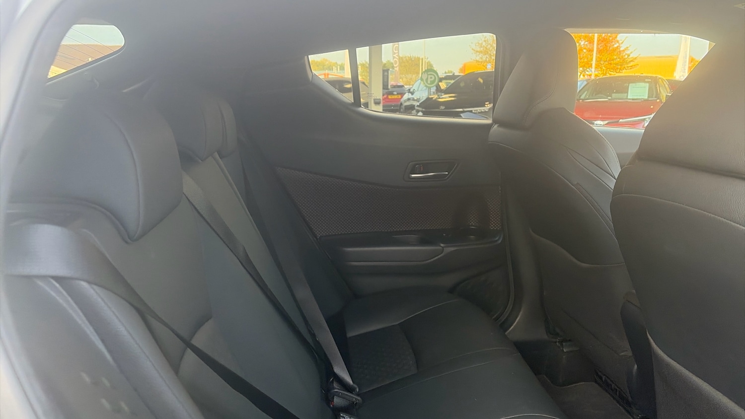 Used Toyota C-HR 2018 for sale - 76302915: Photo 12