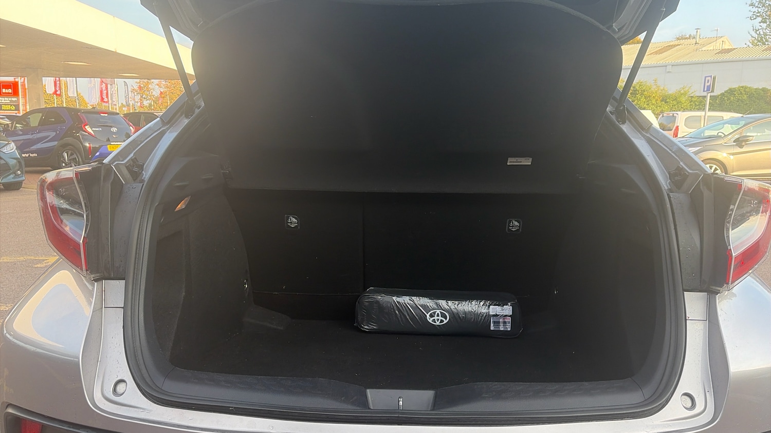 Used Toyota C-HR 2018 for sale - 76302915: Photo 14