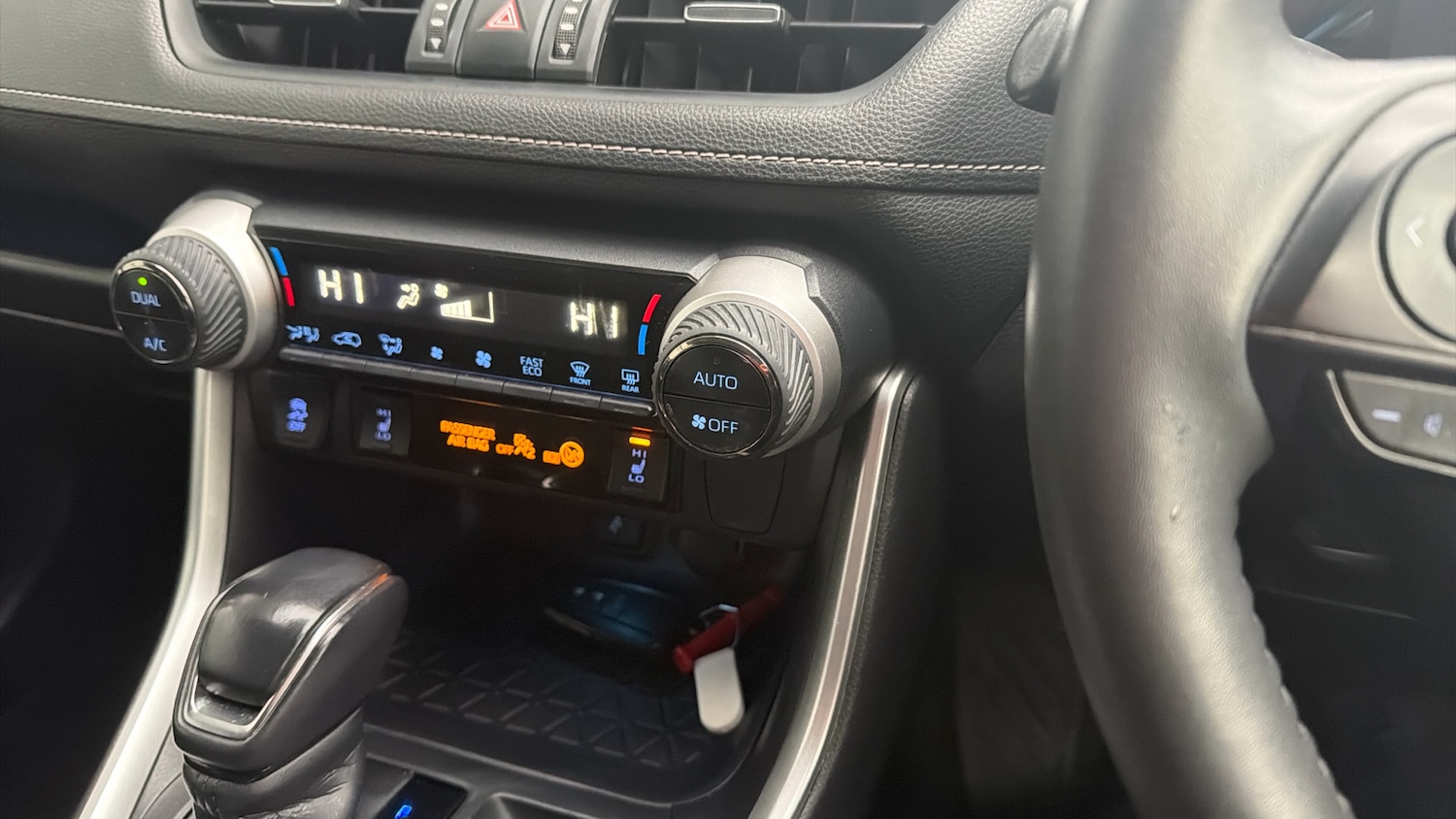 Used Toyota RAV4 2020 for sale - 77381468: Photo 28