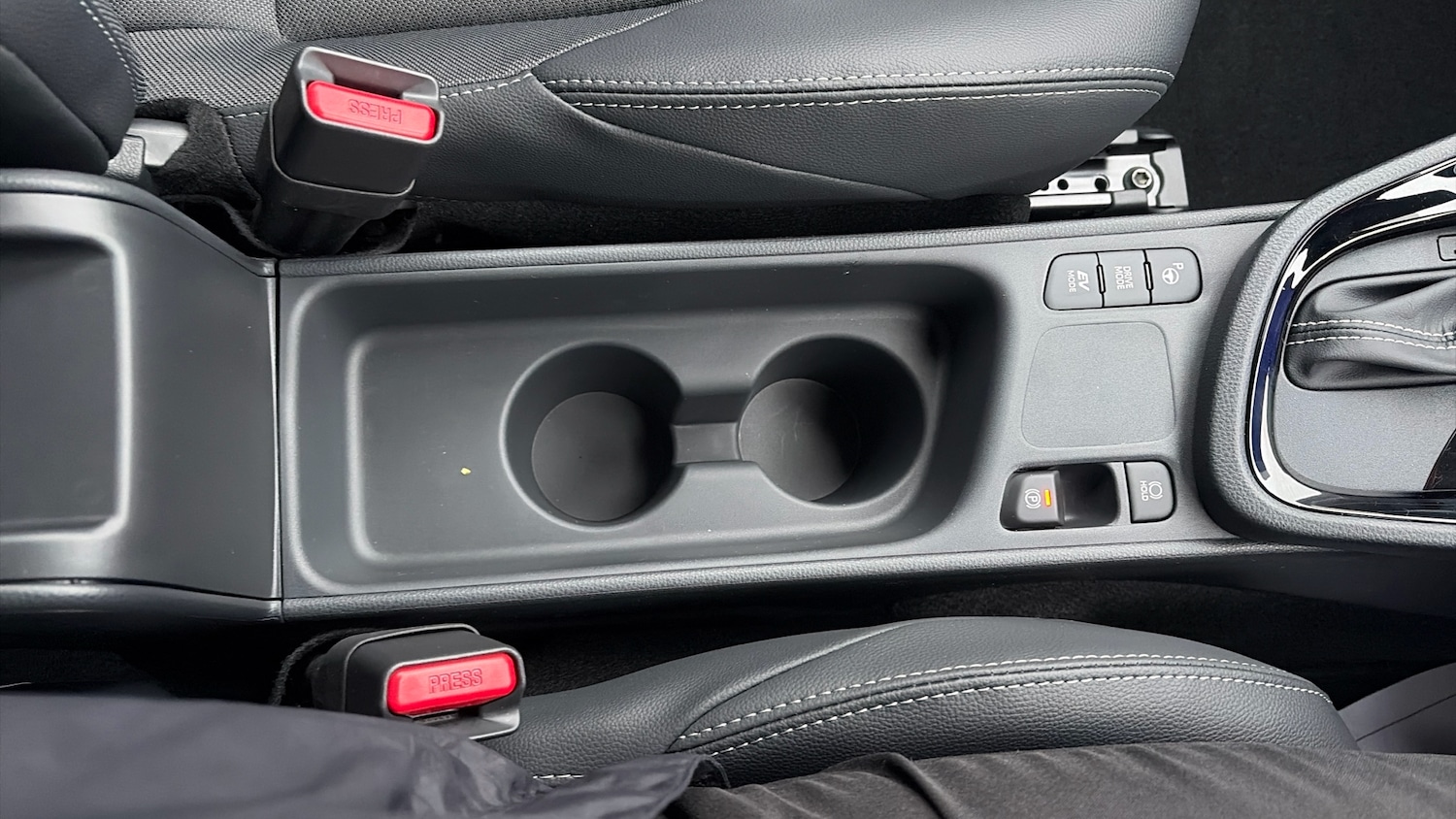 Used Toyota Yaris Cross 2025 for sale - 76946716: Photo 53