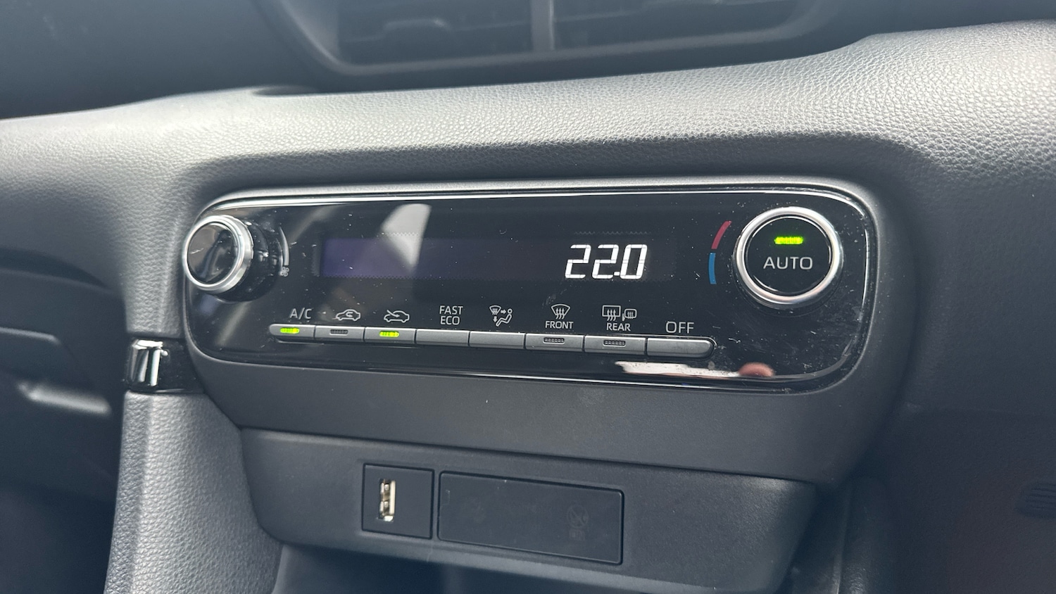 Used Toyota Yaris 2022 for sale - 76477128: Photo 28