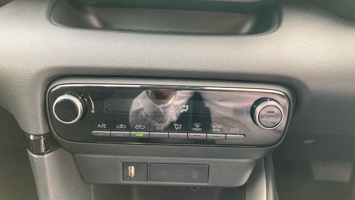 Used Toyota Yaris 2022 for sale - 76091366: Photo 48