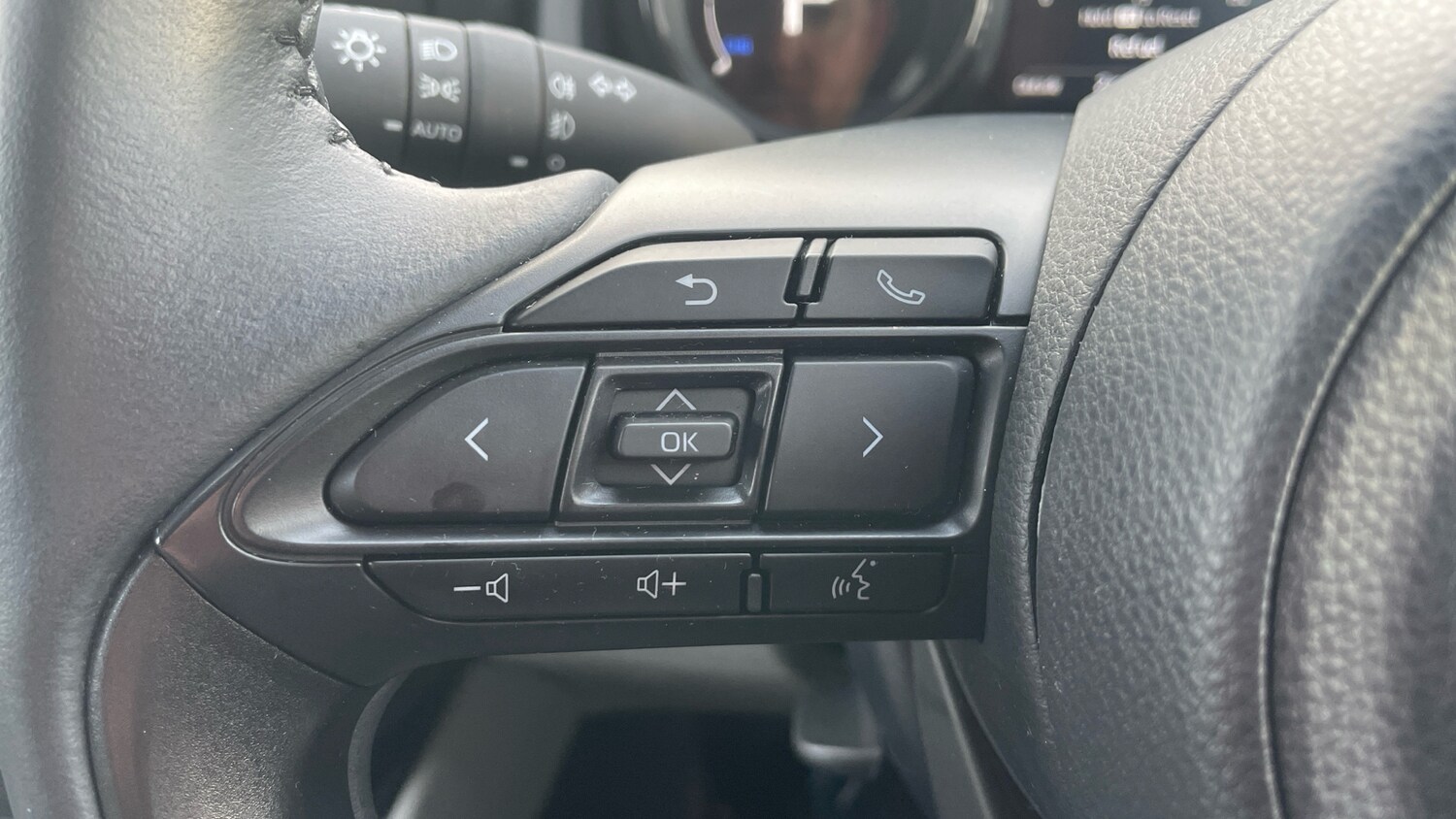 Used Toyota Yaris 2022 for sale - 78152851: Photo 37