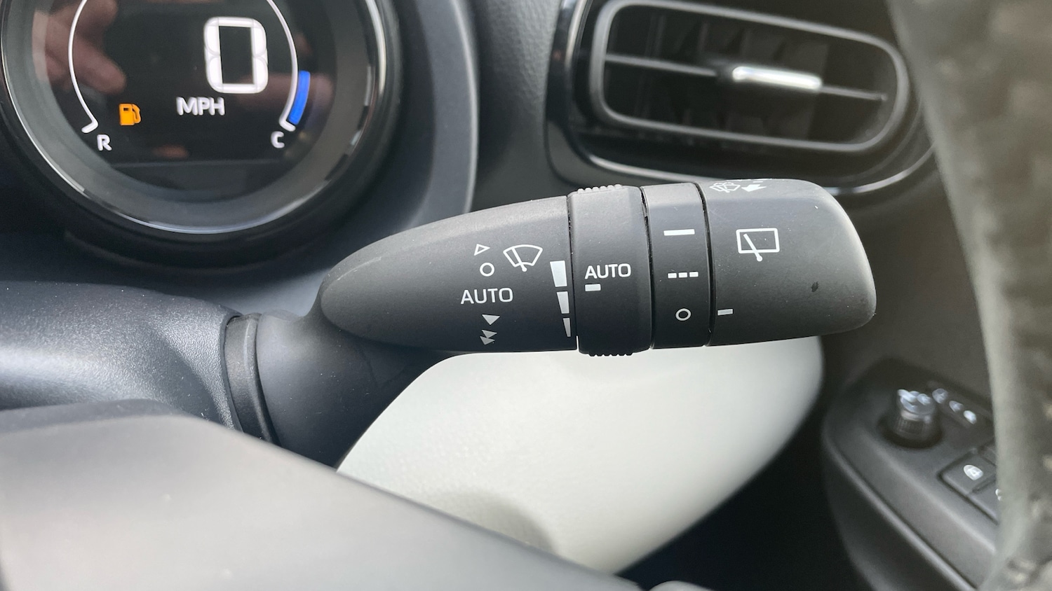 Used Toyota Yaris 2022 for sale - 78152851: Photo 39