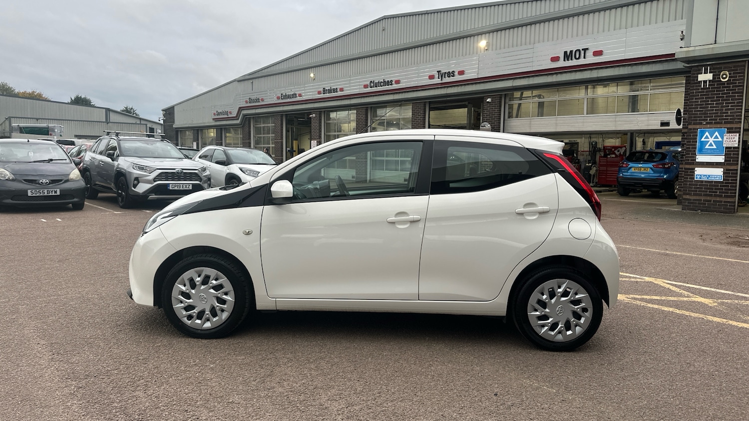 Used Toyota AYGO 2021 for sale - 76477136: Photo 17