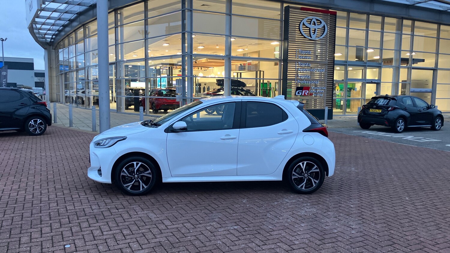 Used Toyota Yaris 2024 for sale - 78197312: Photo 17