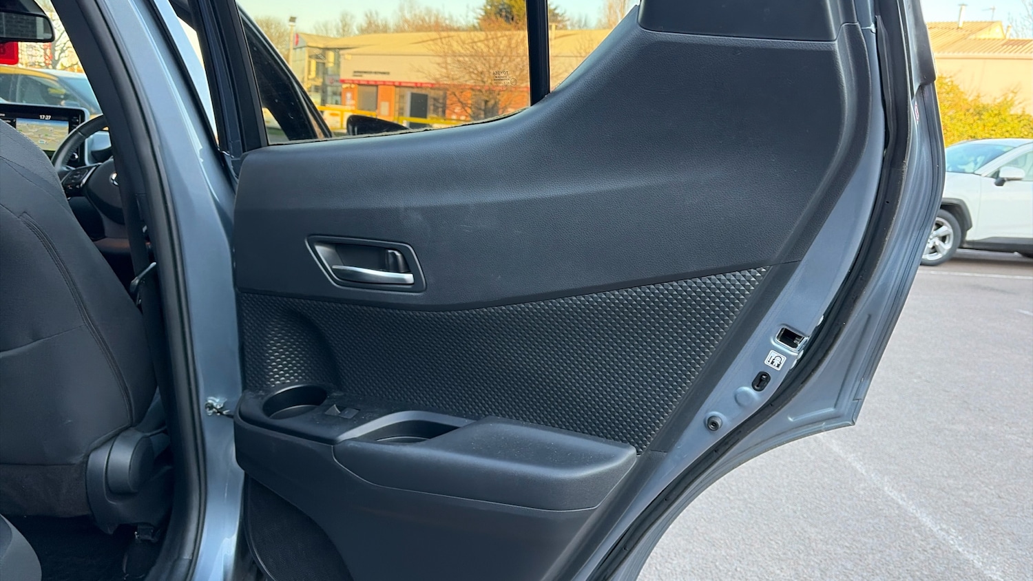 Used Toyota C-HR 2021 for sale - 77965641: Photo 41