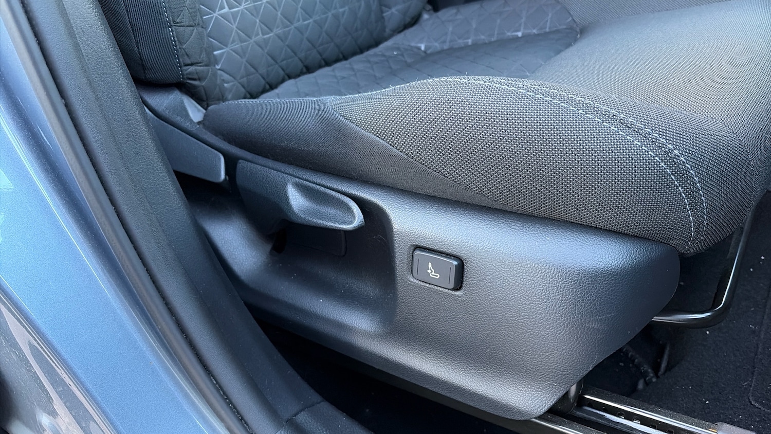 Used Toyota C-HR 2021 for sale - 77965641: Photo 44