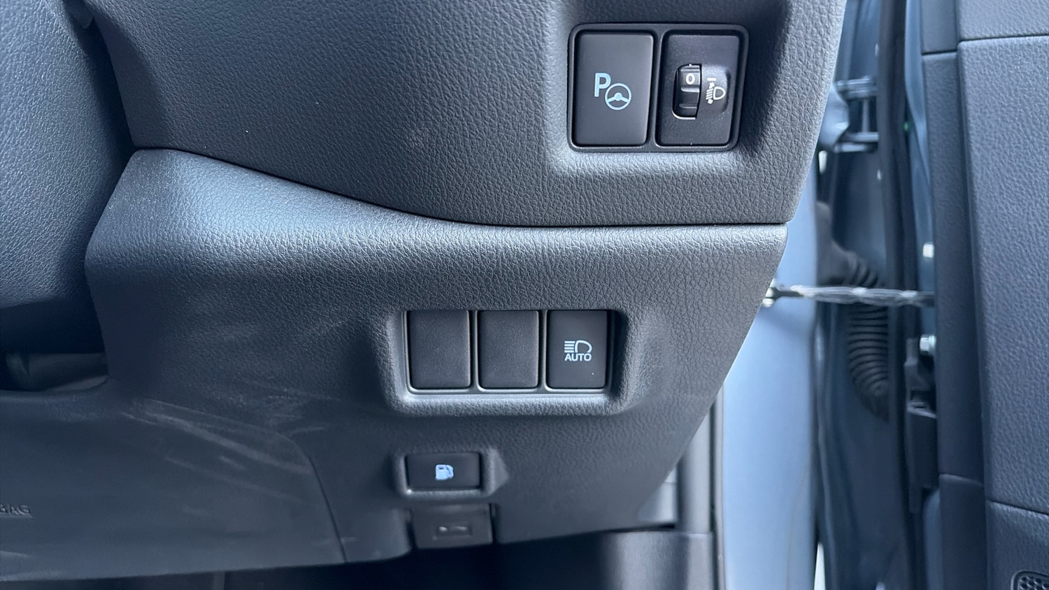 Used Toyota C-HR 2021 for sale - 77965641: Photo 45