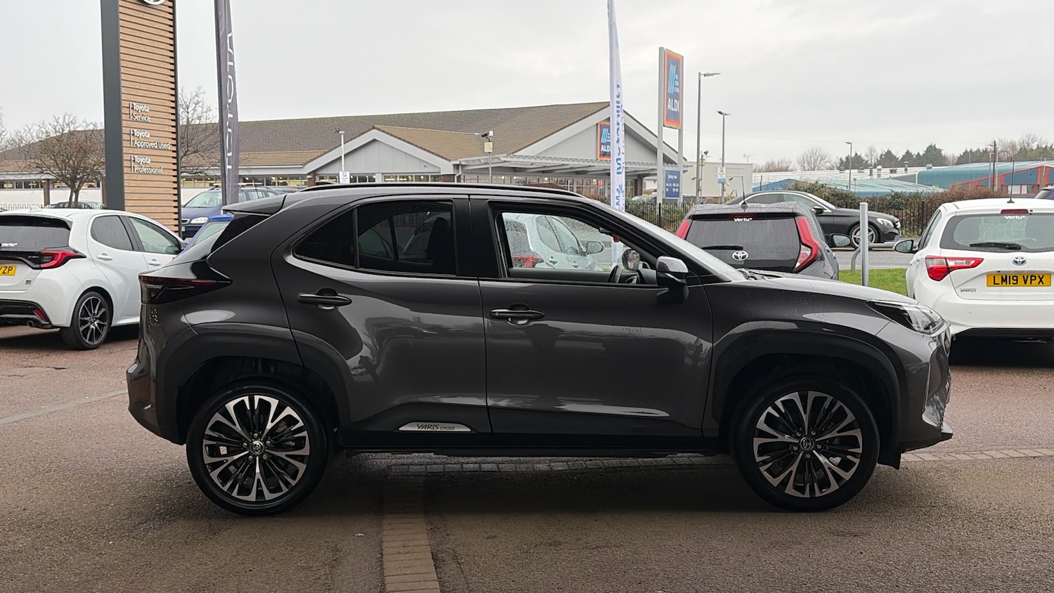 Used Toyota Yaris Cross 2022 for sale - 76969676: Photo 16