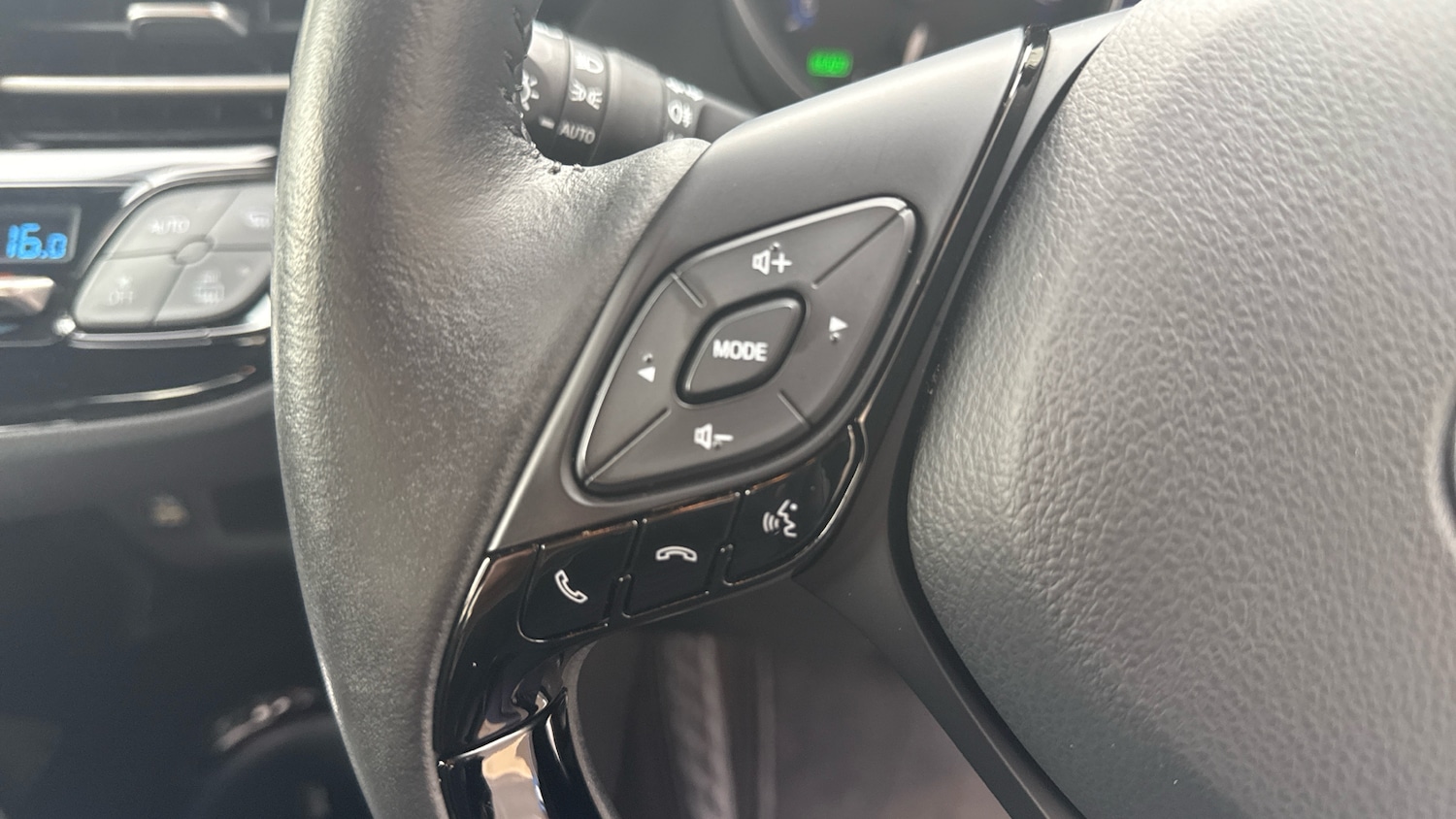 Used Toyota C-HR 2022 for sale - 77392110: Photo 31