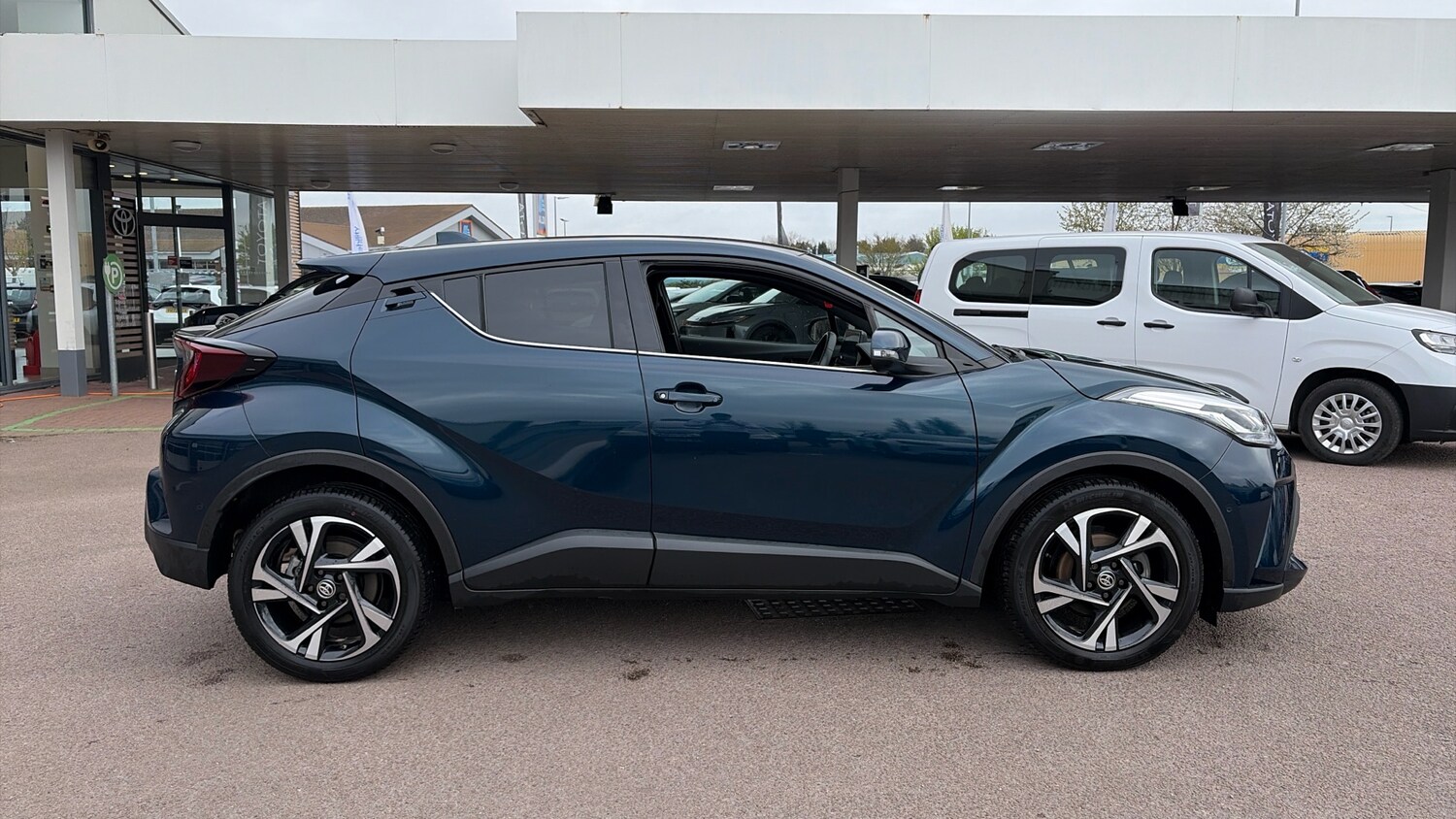 Used Toyota C-HR 2023 for sale - 78161795: Photo 23