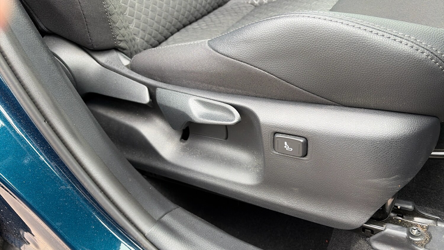 Used Toyota C-HR 2023 for sale - 78161795: Photo 30