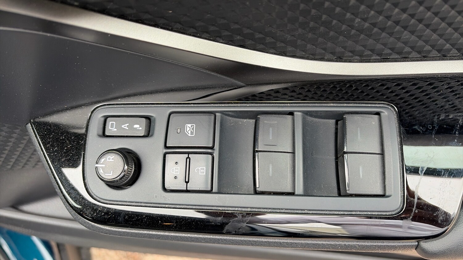 Used Toyota C-HR 2023 for sale - 78161795: Photo 33