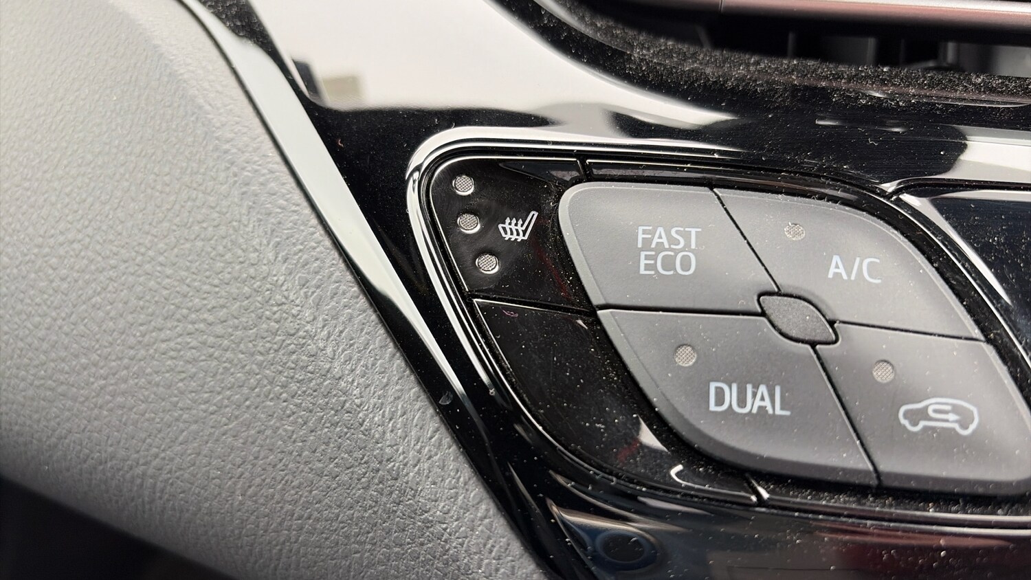 Used Toyota C-HR 2023 for sale - 78161795: Photo 47