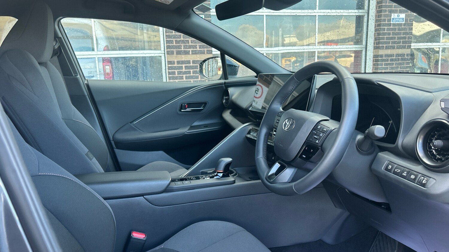 Used Toyota C-HR 2024 for sale - 78152856: Photo 11