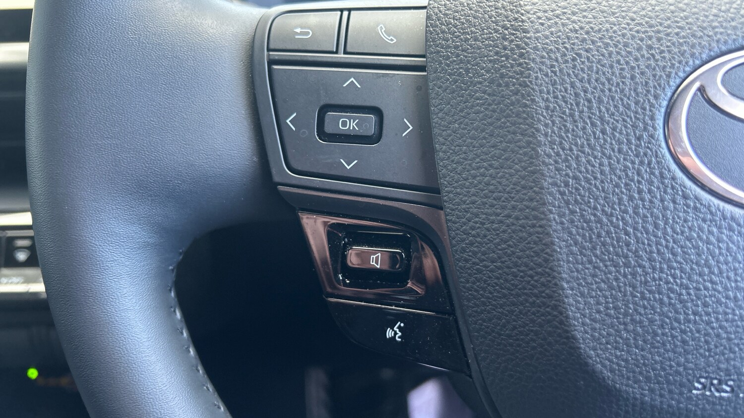 Used Toyota C-HR 2024 for sale - 78152856: Photo 34