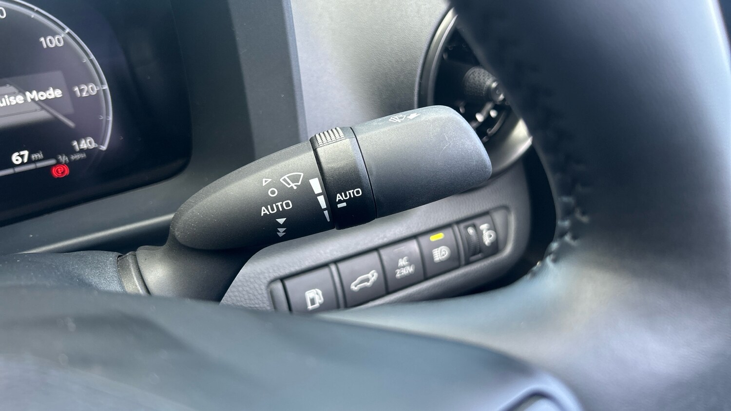 Used Toyota C-HR 2024 for sale - 78152856: Photo 37