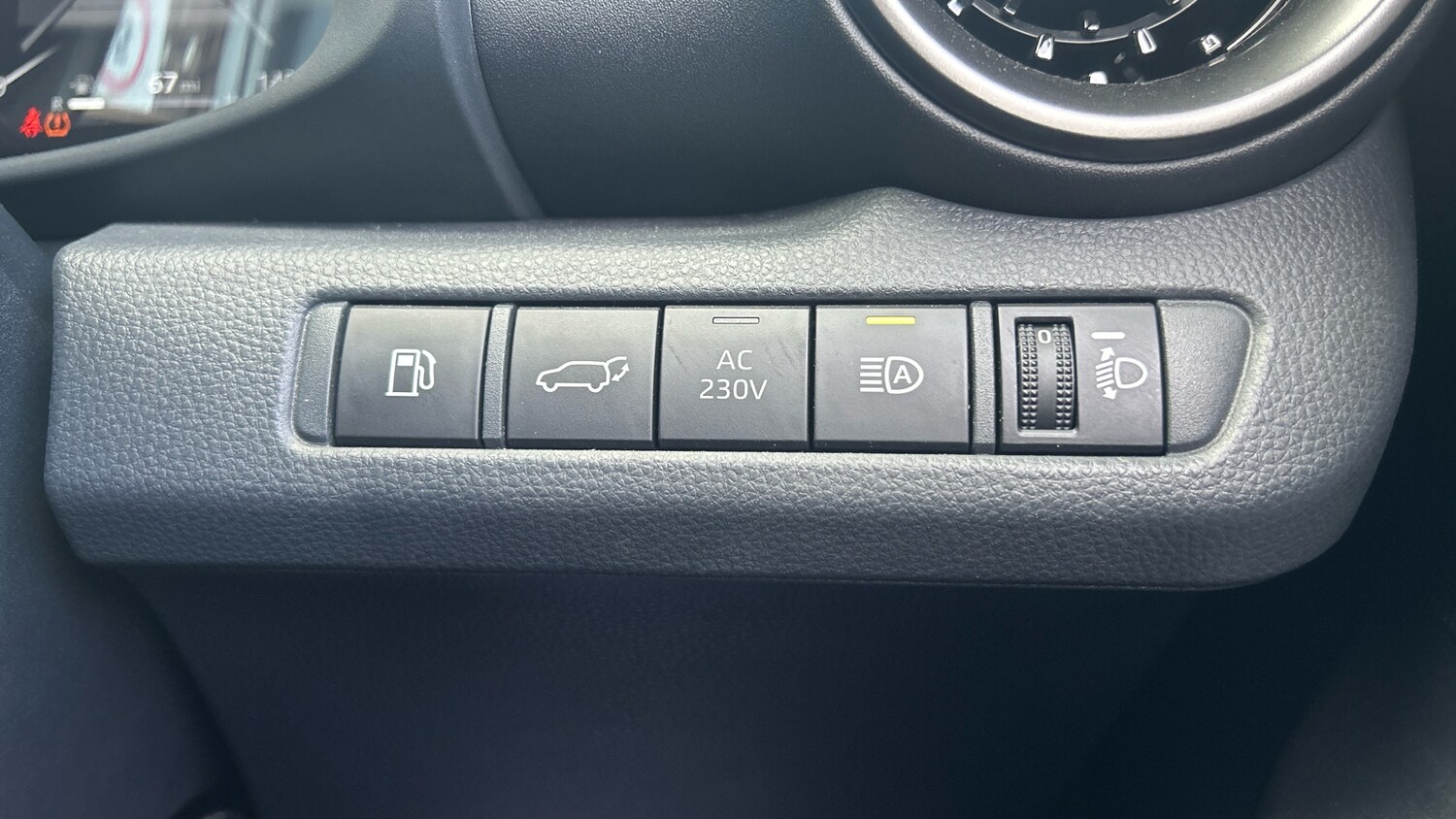 Used Toyota C-HR 2024 for sale - 78152856: Photo 38