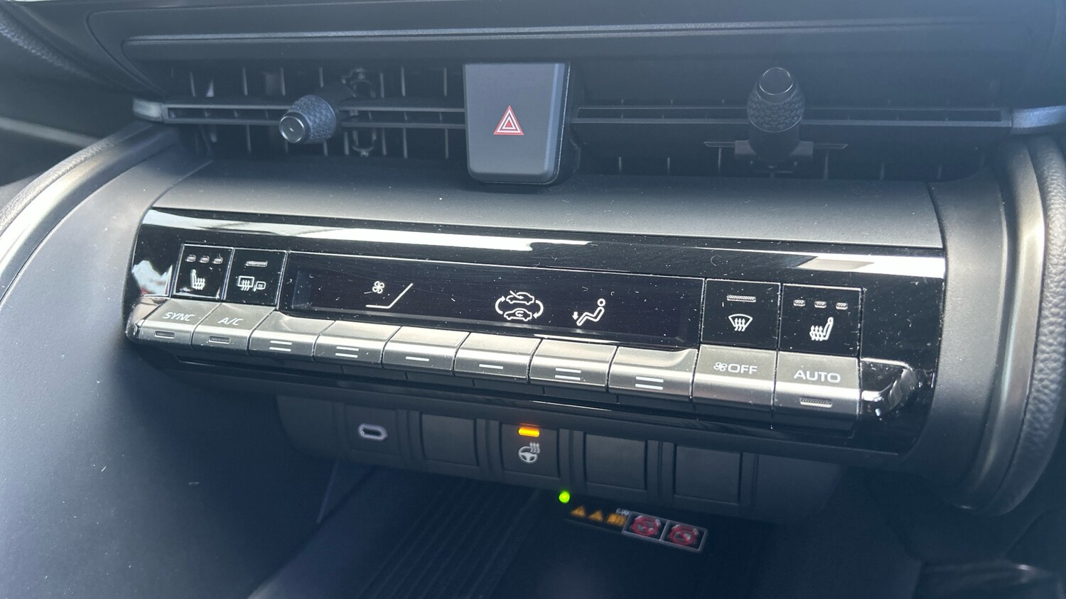 Used Toyota C-HR 2024 for sale - 78152856: Photo 40