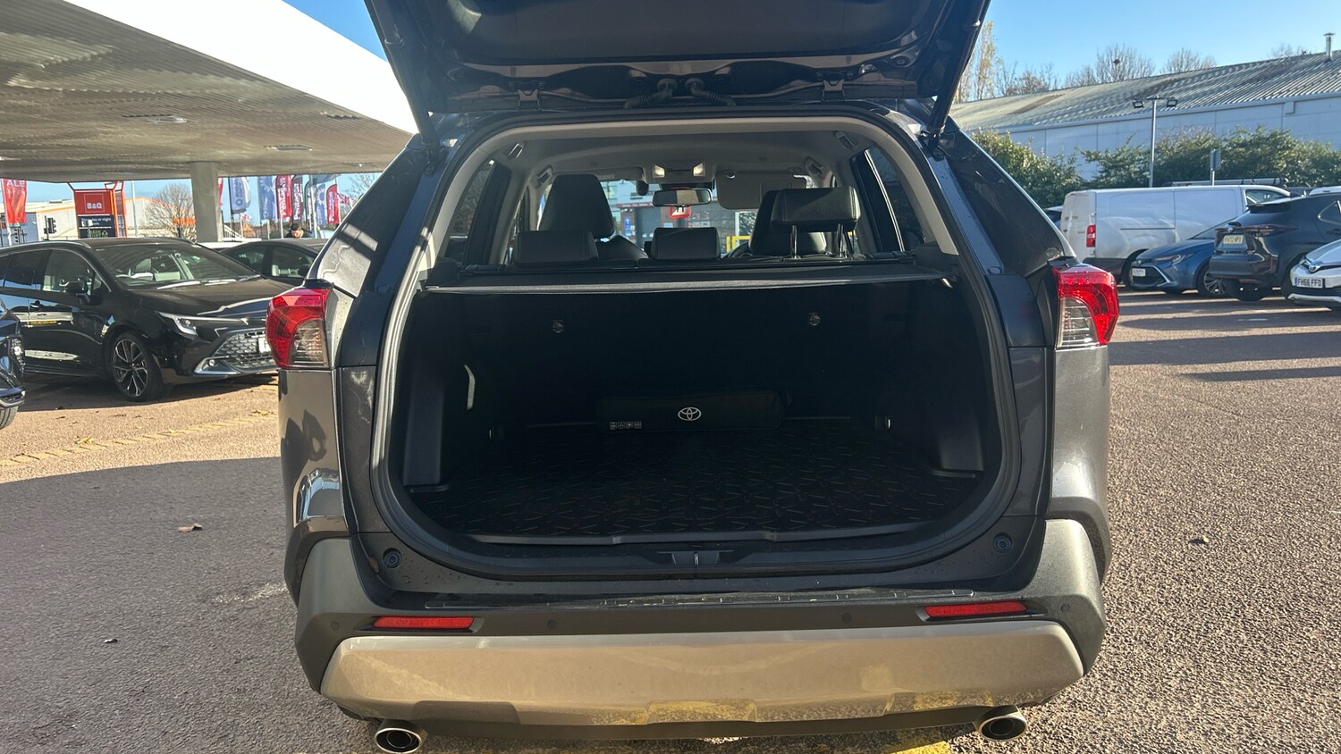 Used Toyota RAV4 2023 for sale - 76627807: Photo 14