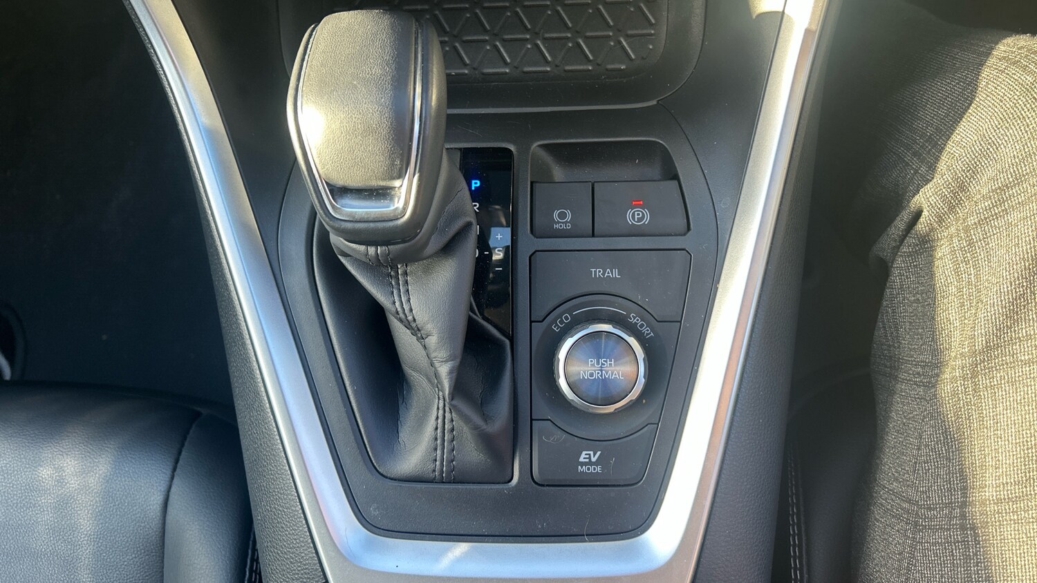 Used Toyota RAV4 2023 for sale - 76627807: Photo 41