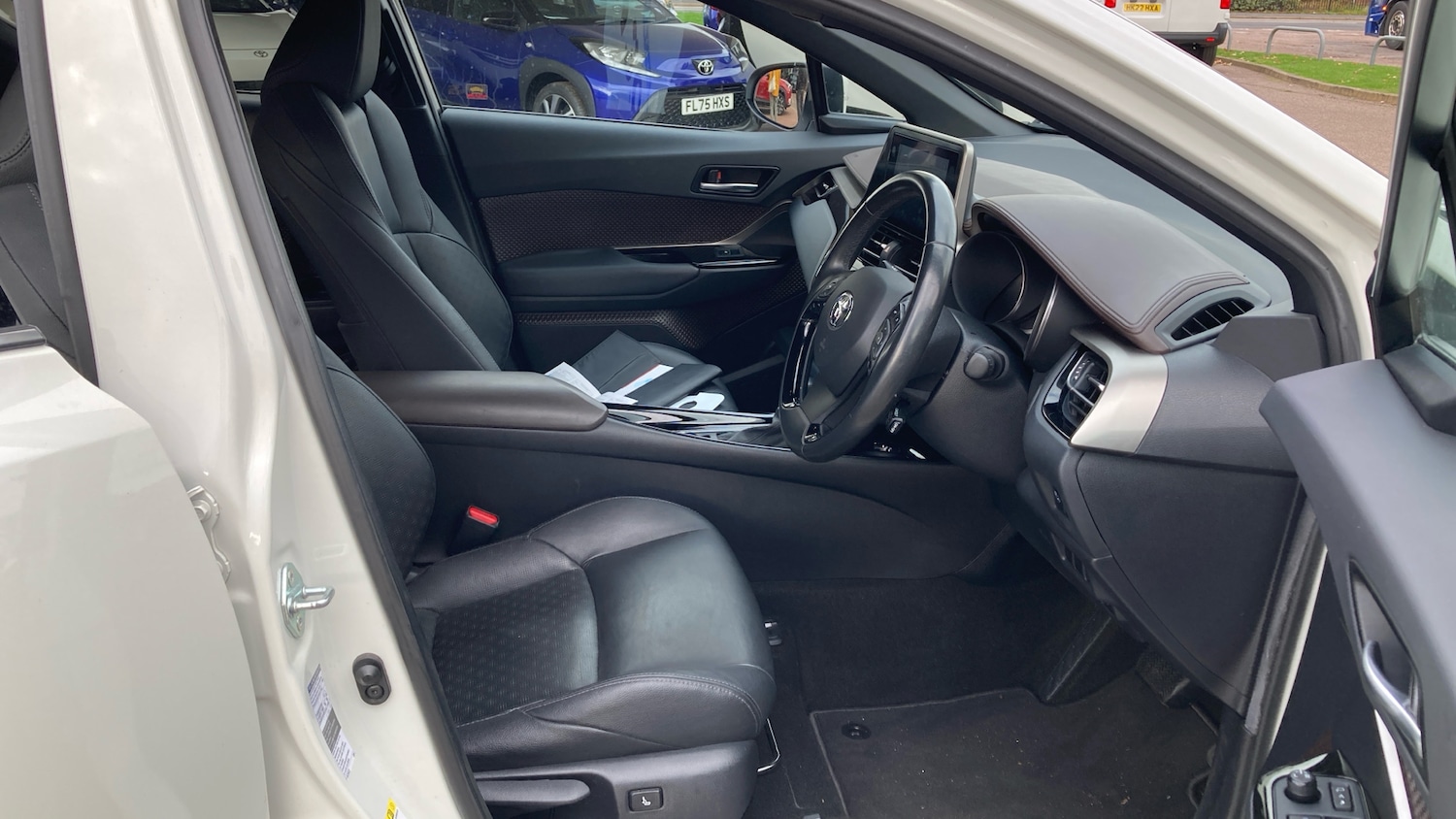Used Toyota C-HR 2019 for sale - 76209261: Photo 11