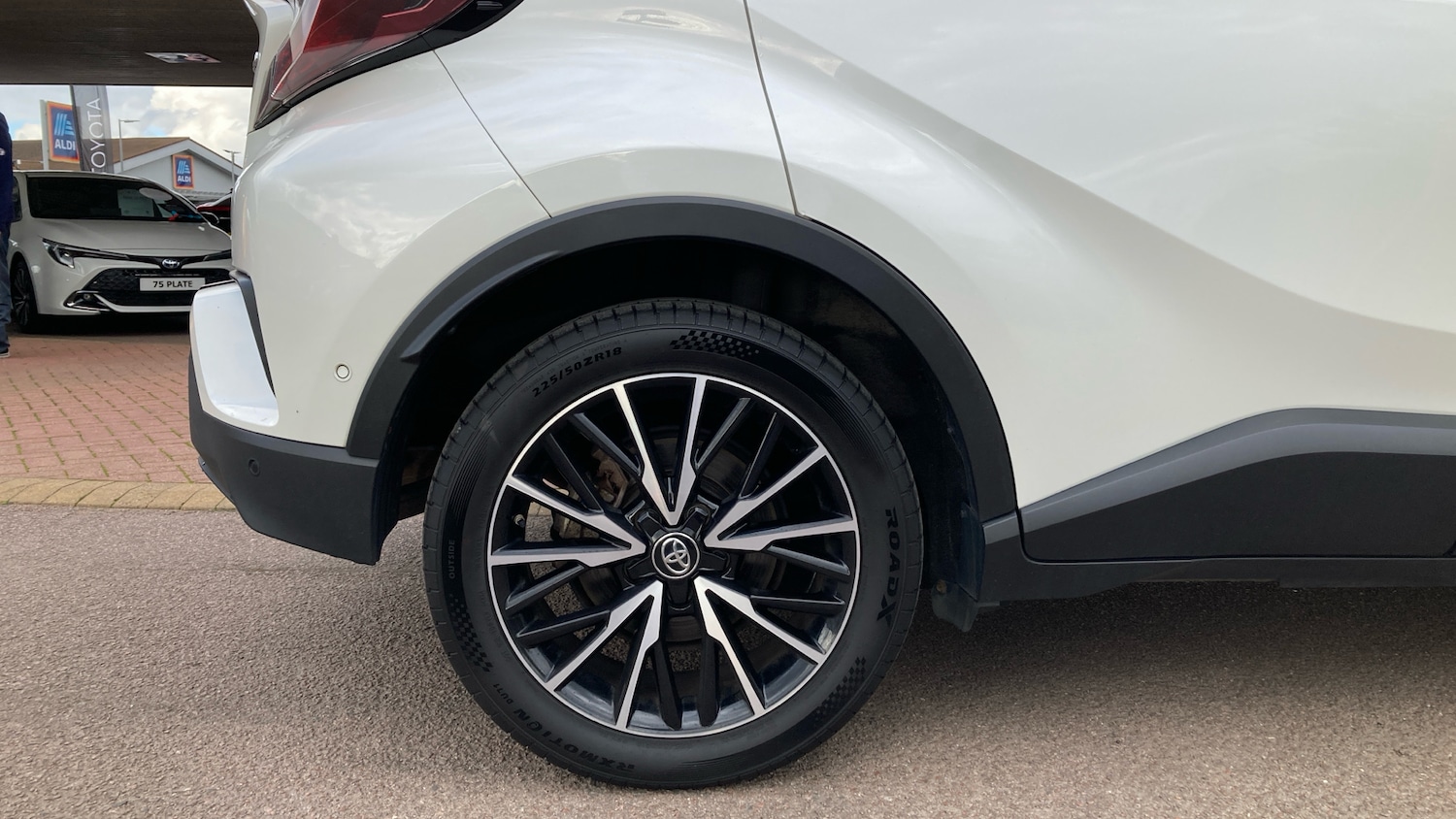 Used Toyota C-HR 2019 for sale - 76209261: Photo 18
