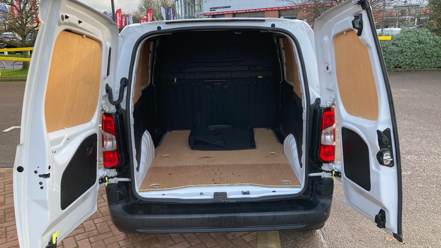 Used Toyota ProAce 2022 for sale - 76643253: Photo 14