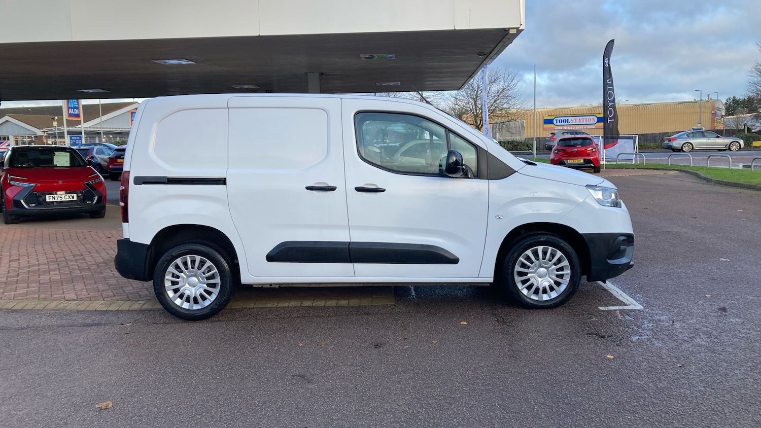 Used Toyota ProAce 2022 for sale - 76643253: Photo 16