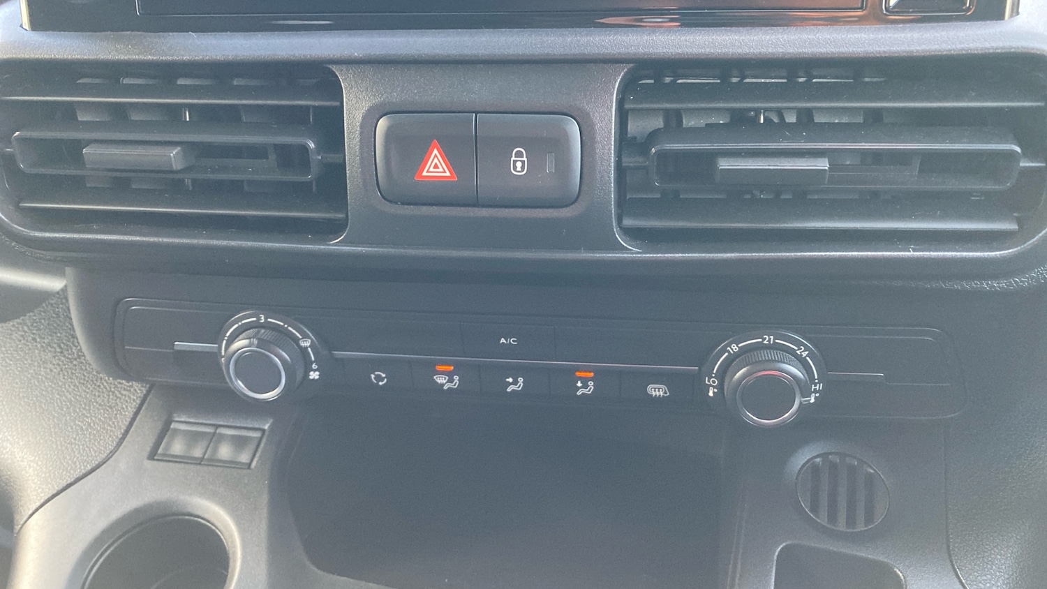 Used Toyota ProAce 2022 for sale - 76643253: Photo 23