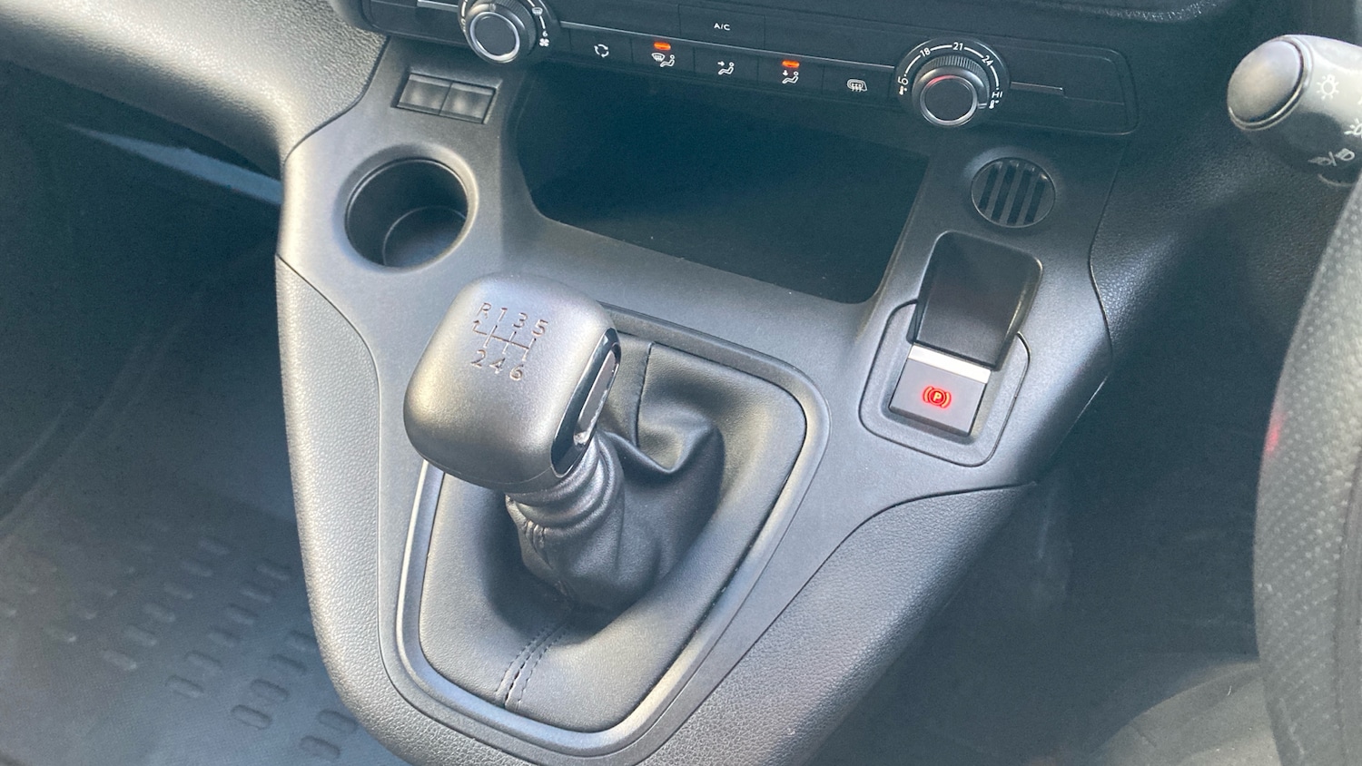 Used Toyota ProAce 2022 for sale - 76643253: Photo 24