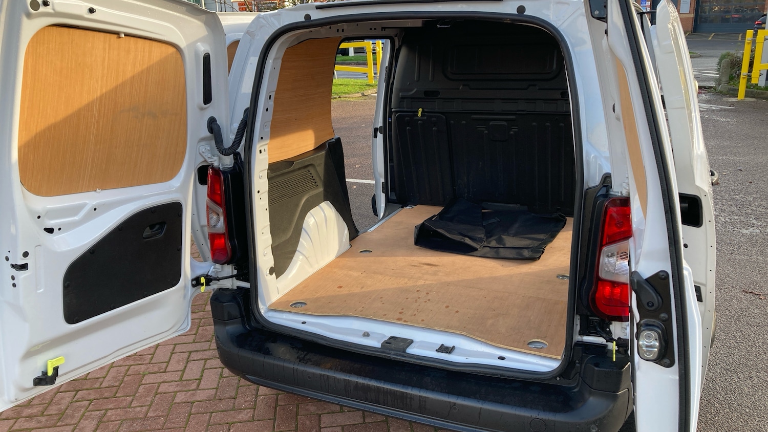 Used Toyota ProAce 2022 for sale - 76643253: Photo 38