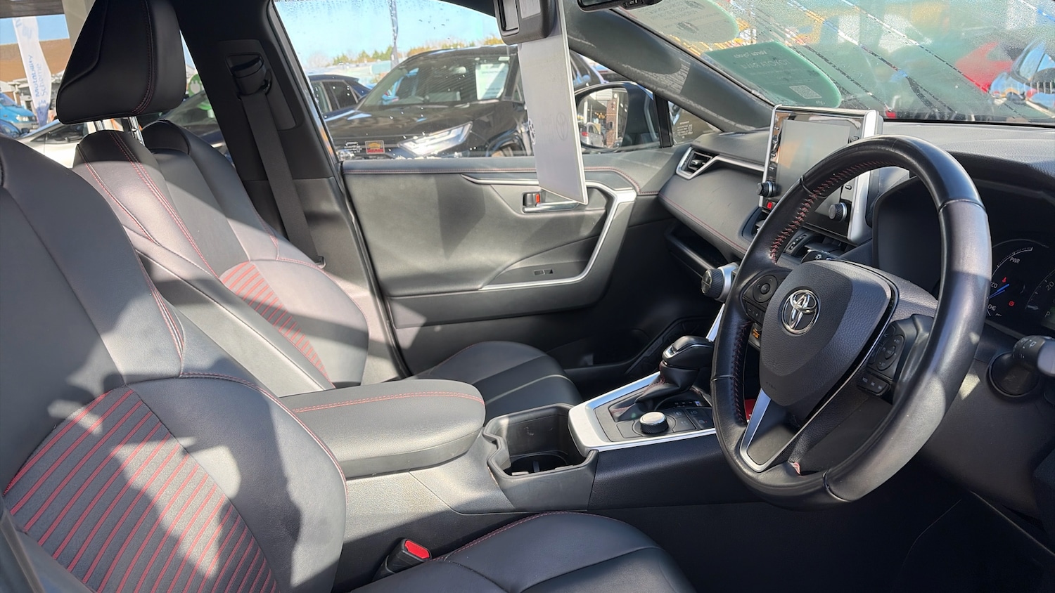 Used Toyota RAV4 2022 for sale - 77013682: Photo 11