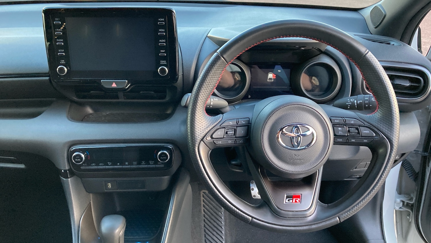 Used Toyota Yaris 2023 for sale - 77026028: Photo 6