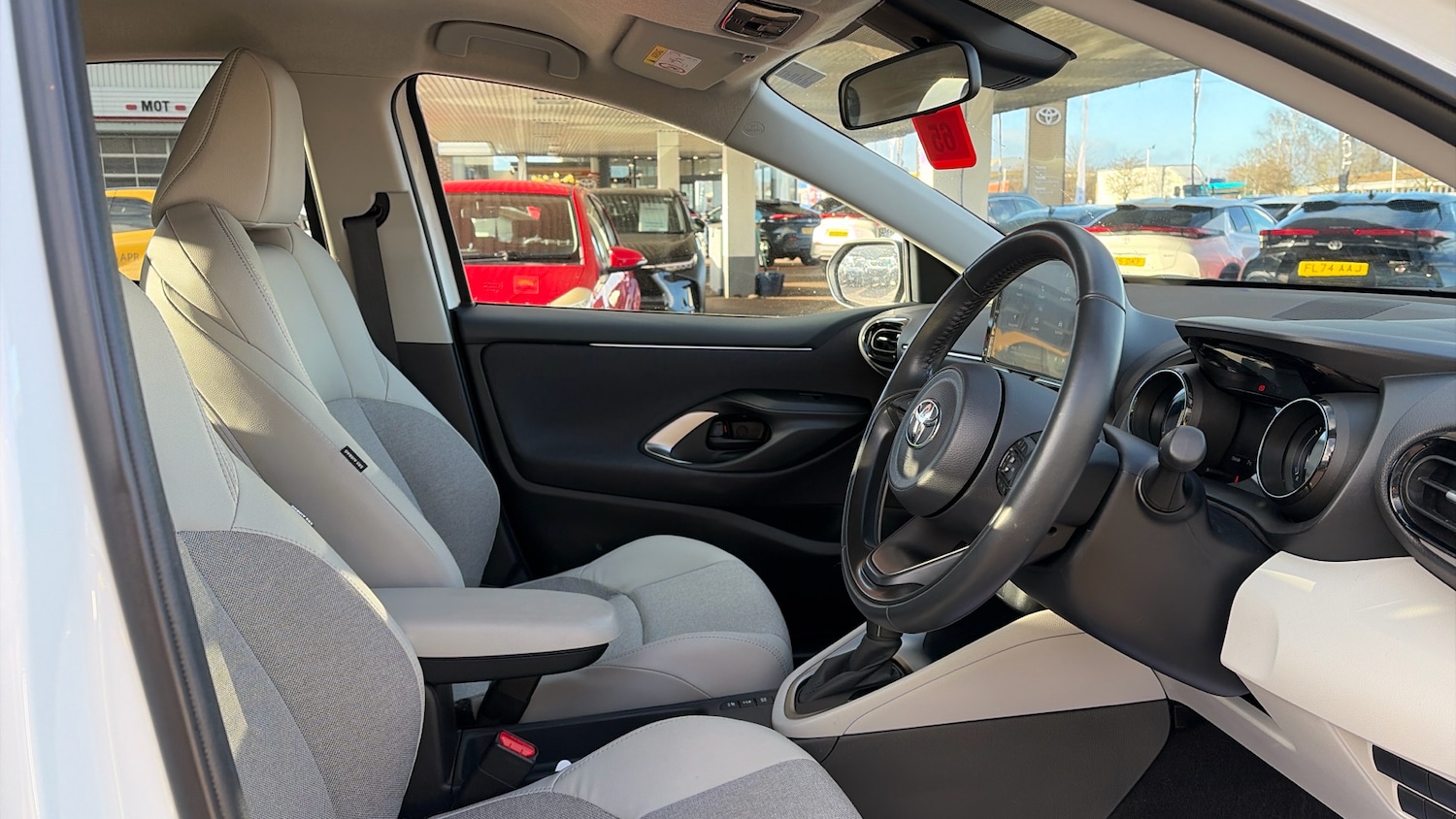 Used Toyota Yaris 2024 for sale - 77118418: Photo 11