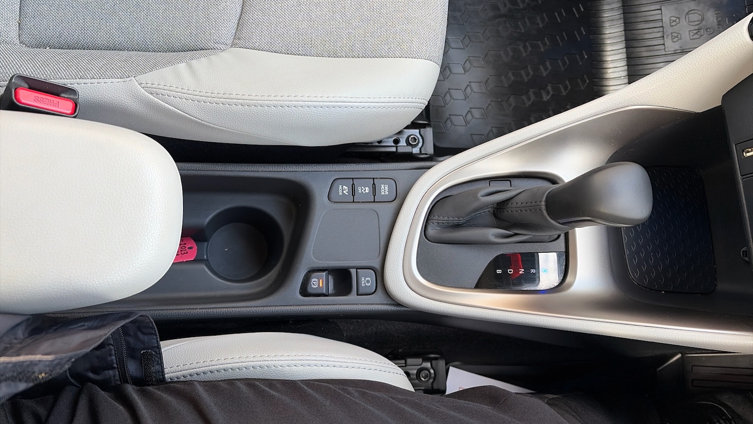 Used Toyota Yaris 2024 for sale - 77118418: Photo 53