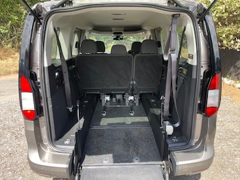 Used Ford Tourneo Connect 2024 for sale - 75253203: Photo