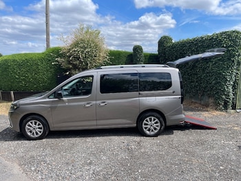 Used Ford Tourneo Connect 2024 for sale - 75253203: Photo