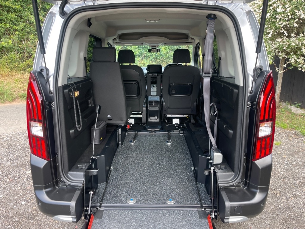 Used Peugeot Rifter 2023 for sale - 76345088: Photo 2