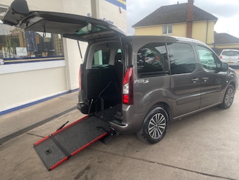2019 - 1.6 BlueHDi 100 Active 5dr AUTOMATIC WHEELCHAIR ACCESSIBLE VEHICLE 3 SEATS