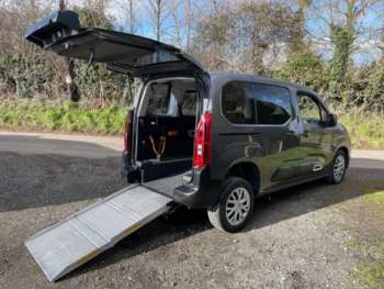 2019 - 1.5 BlueHDi 130 Feel M 5dr AUTOMATIC WHEELCHAIR ACCESSIBLE VEHICLE 3 SEATS