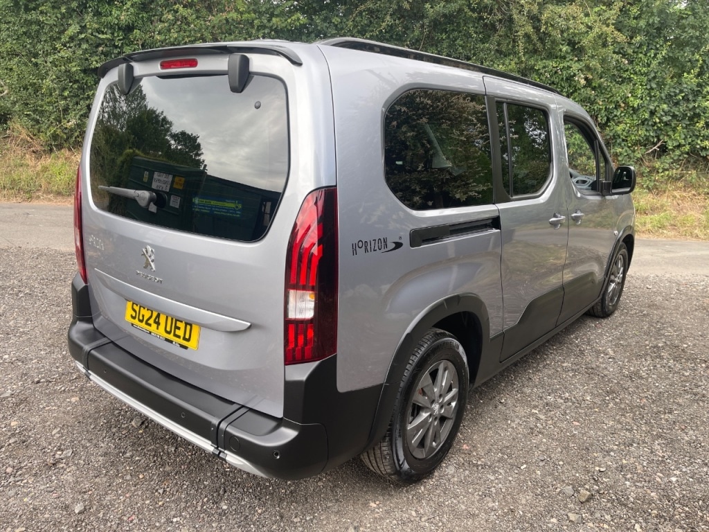 Used Peugeot Rifter 2024 for sale - 76345100: Photo 12