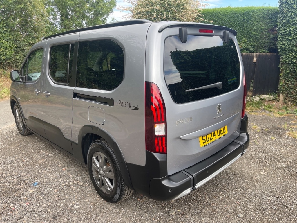 Used Peugeot Rifter 2024 for sale - 76345100: Photo 8