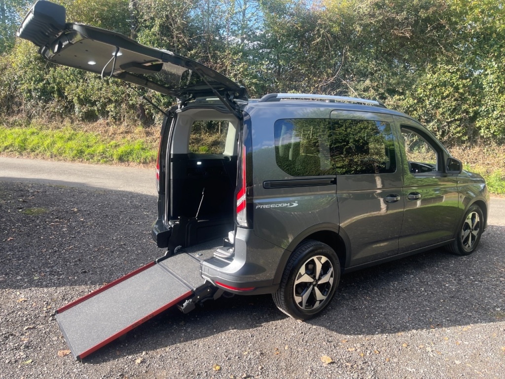 Used Ford Tourneo Connect 2025 for sale - 76068214: Photo 1
