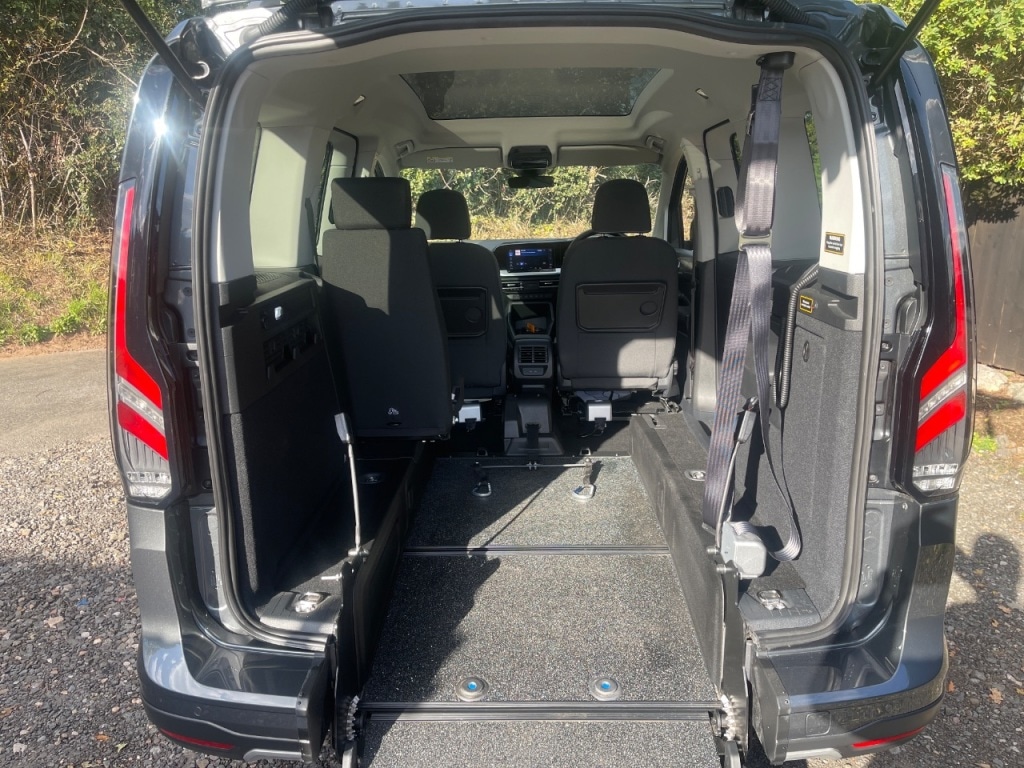 Used Ford Tourneo Connect 2025 for sale - 76068214: Photo 2