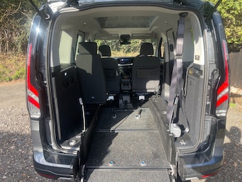Used Ford Tourneo Connect 2025 for sale - 76068214: Photo 2